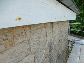 Fugenerneuerung an der Weingartenkapelle (© Karl-Franz Thiede)